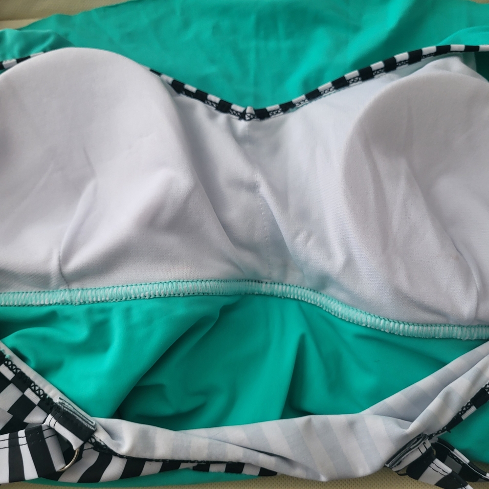 Striped Ruffled Tankini Set - Picture 12 of 12